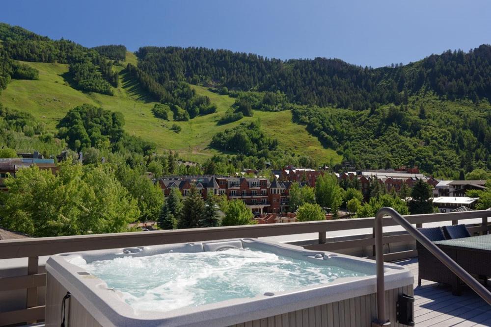 Independence Square Unit 313, Downtown Hotel Room In Aspen With Rooftop Hot Tub المظهر الخارجي الصورة